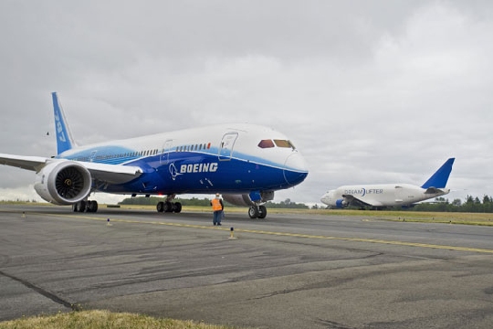 ���޺��չ�˾����2012�����յ�����B787�w�C(j��)