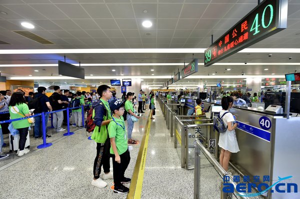 浦東機場口岸開通“偕行兒童暖心通道”-通訊員魏文亨攝.jpg 浦東機場口岸開通“偕行兒童暖心通道”-通訊員魏文亨攝.jpg