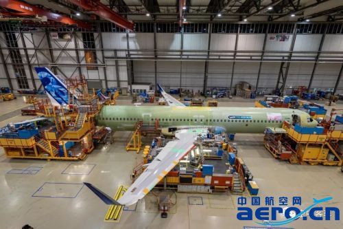 總裝線上的A321XLR原型機